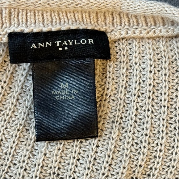 Ann Taylor Beige Linen Blend Open-Front Cardigan

#1287 - Picture 3 of 6